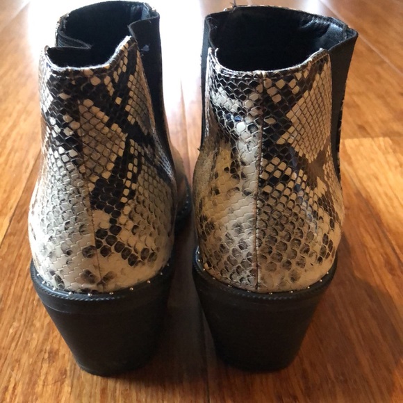 Universal Thread Snake Skin Stud Booties - Picture 7 of 11